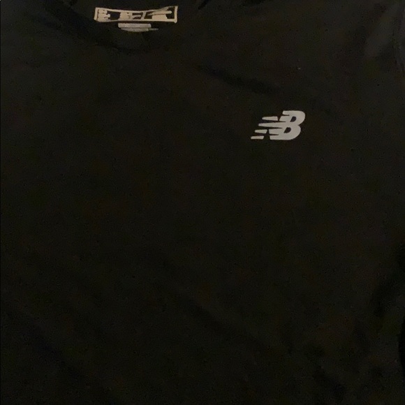 New balance work out shirt - Picture 3 of 3